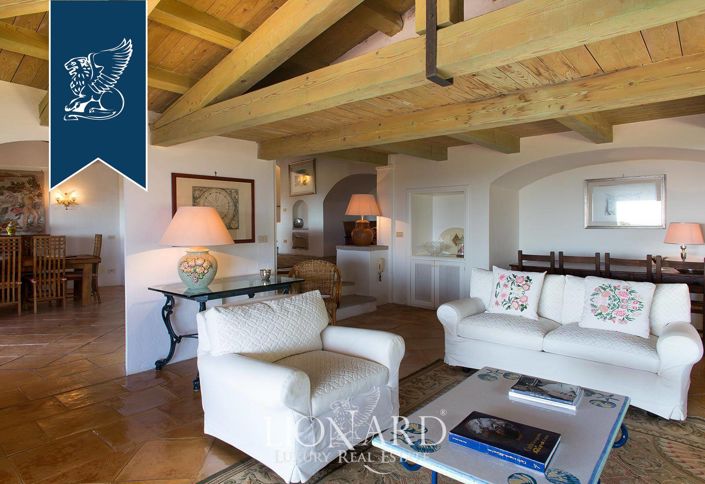 Image No.7-9 Bed Villa for sale