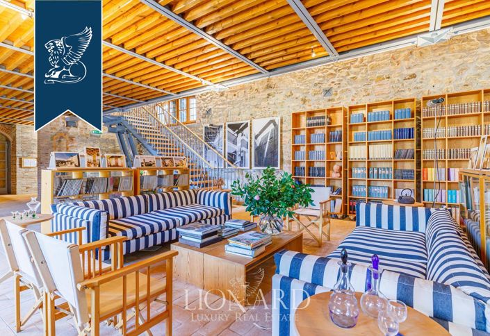 Image No.13-23 Bed Farmhouse for sale