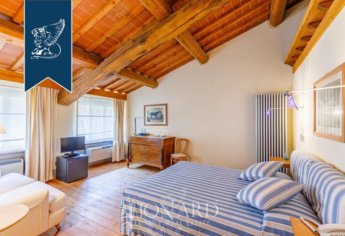 Image No.24-23 Bed Farmhouse for sale