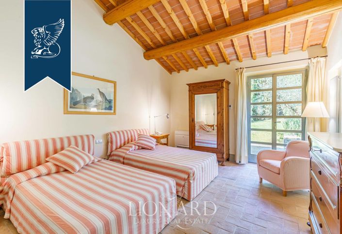 Image No.29-23 Bed Farmhouse for sale