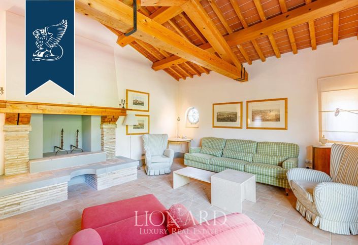 Image No.30-23 Bed Farmhouse for sale