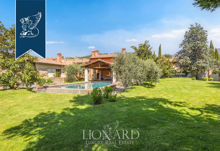 Image No.8-23 Bed Farmhouse for sale