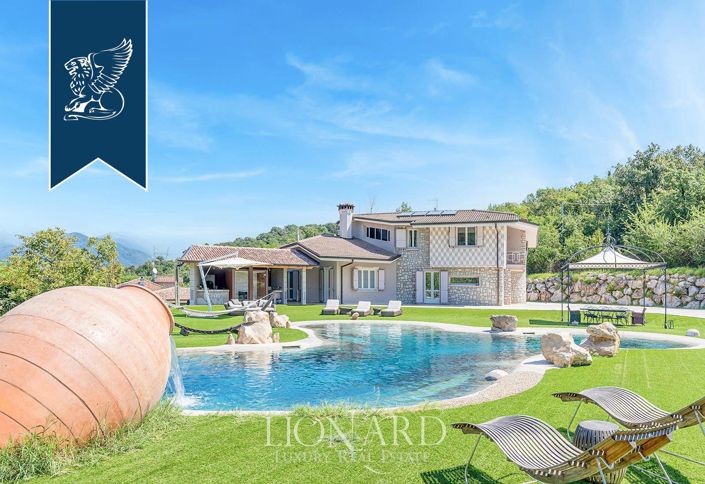 Image No.3-4 Bed Villa for sale