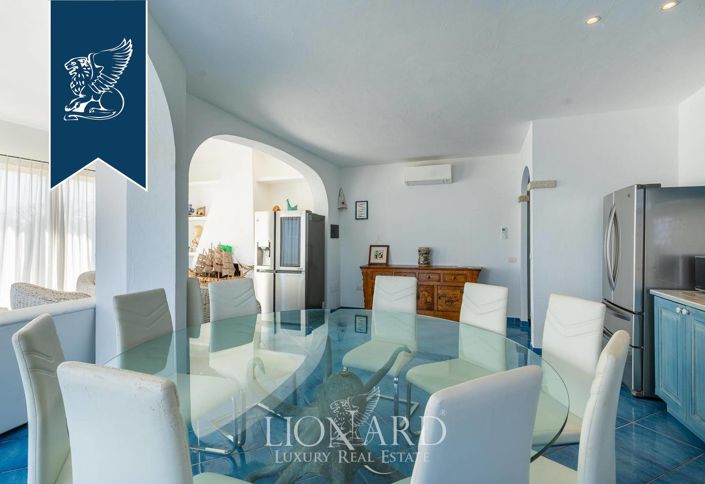 Image No.10-6 Bed Villa for sale