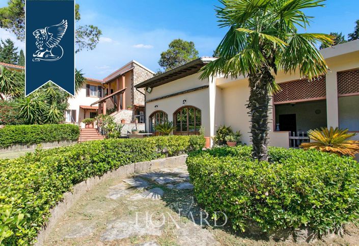 Image No.10-8 Bed Country House for sale