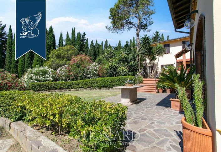 Image No.17-8 Bed Country House for sale