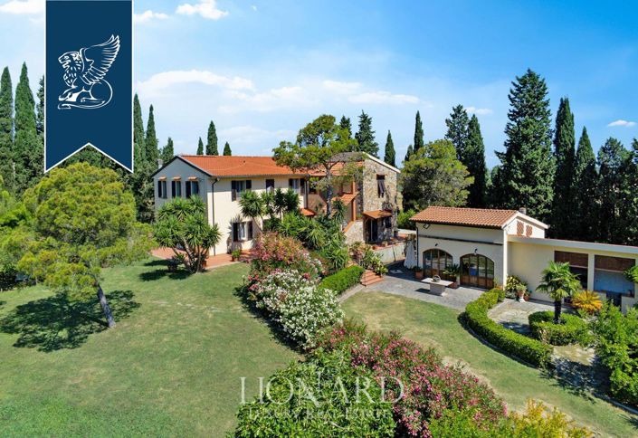 Image No.4-8 Bed Country House for sale