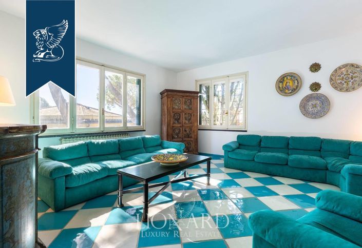 Image No.15-7 Bed Villa for sale