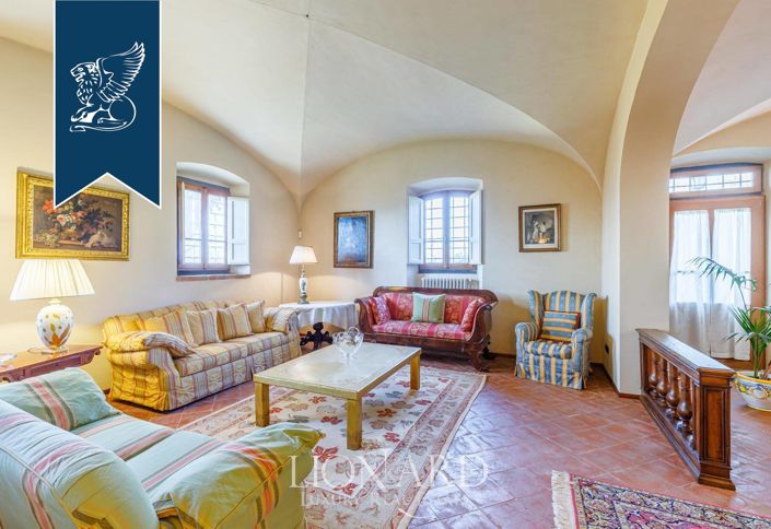 Image No.16-10 Bed Villa for sale