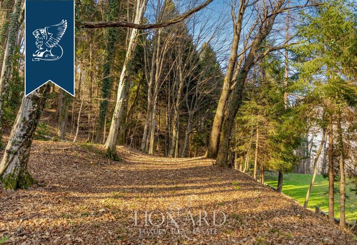 Image No.19-10 Bed Villa for sale