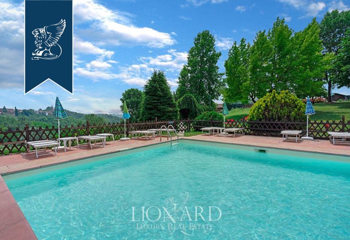 Image No.7-9 Bed Farmhouse for sale