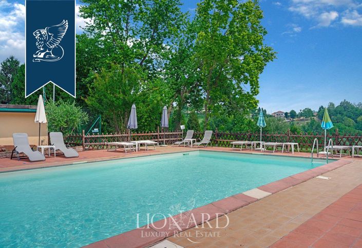 Image No.6-9 Bed Farmhouse for sale