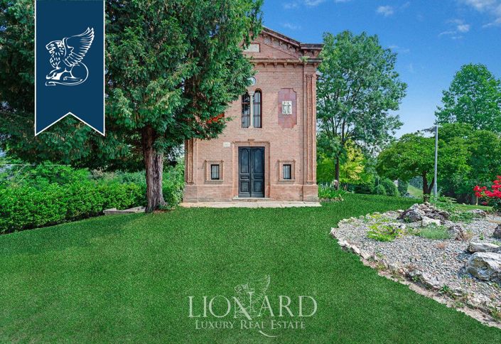 Image No.15-9 Bed Farmhouse for sale