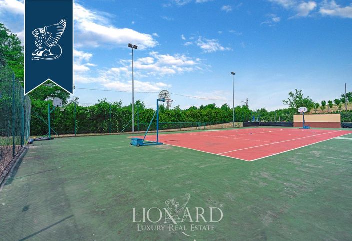 Image No.13-9 Bed Farmhouse for sale