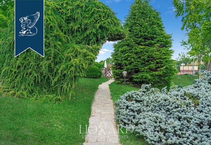 Image No.14-9 Bed Farmhouse for sale