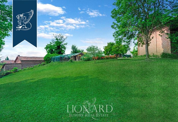 Image No.19-9 Bed Farmhouse for sale