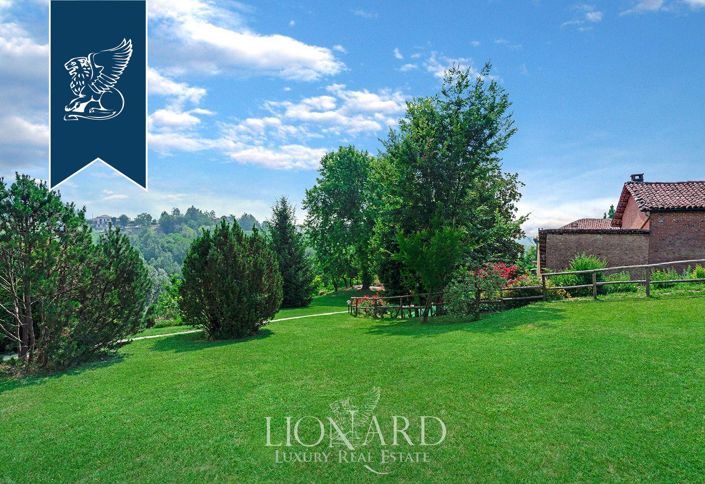 Image No.8-9 Bed Farmhouse for sale