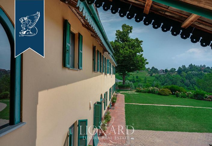 Image No.9-9 Bed Farmhouse for sale