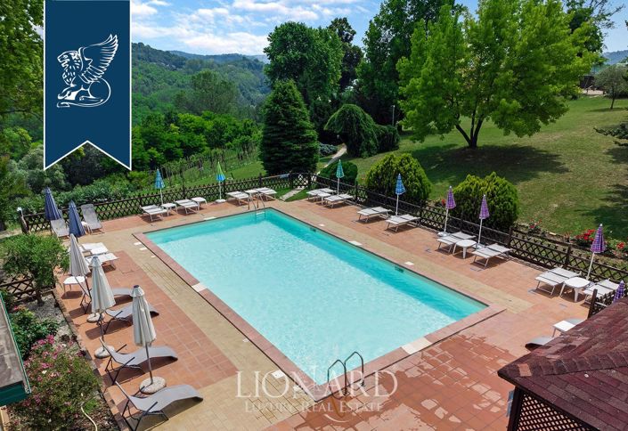 Image No.3-9 Bed Farmhouse for sale