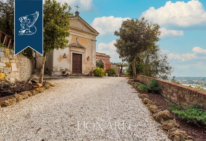 Image No.12-8 Bed Villa for sale