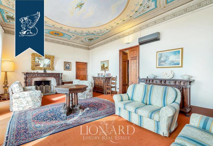 Image No.5-8 Bed Villa for sale