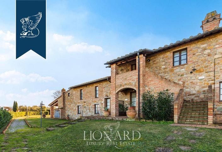 Image No.10-14 Bed Farmhouse for sale