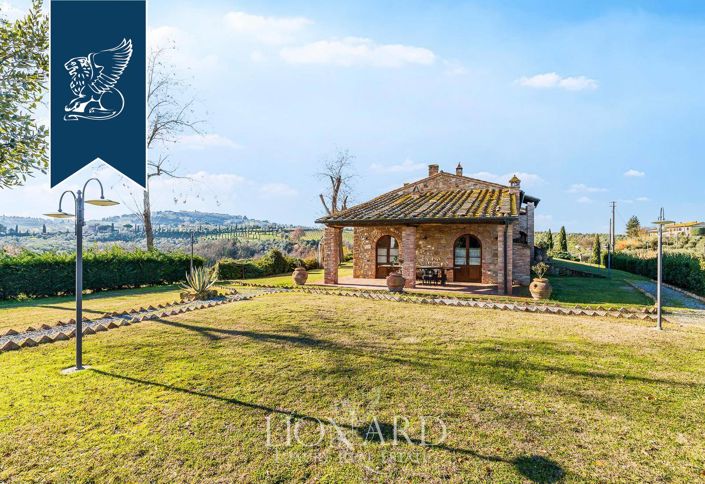 Image No.13-14 Bed Farmhouse for sale