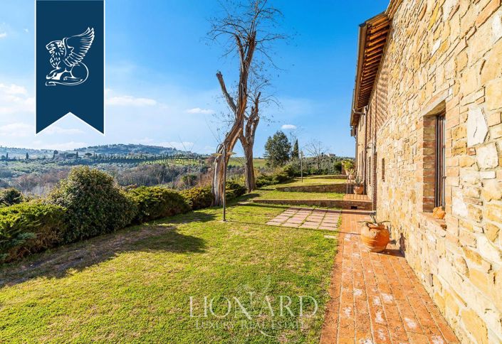 Image No.8-14 Bed Farmhouse for sale