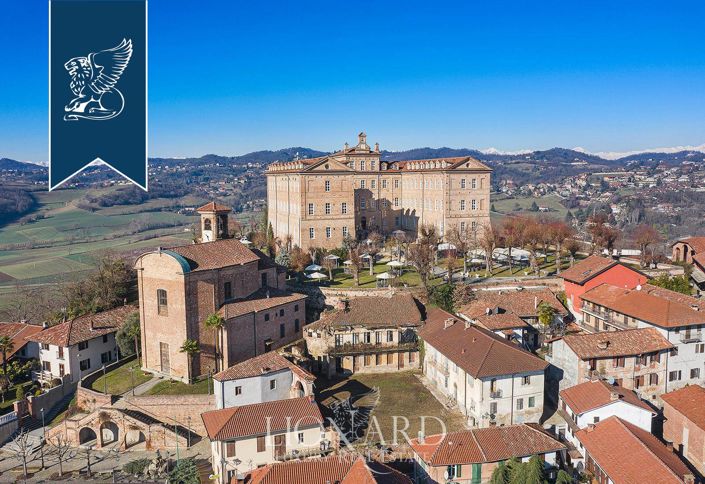 Image No.14-40 Bed Property for sale