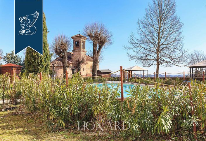 Image No.23-40 Bed Property for sale