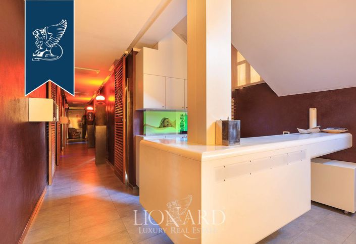 Image No.36-40 Bed Property for sale