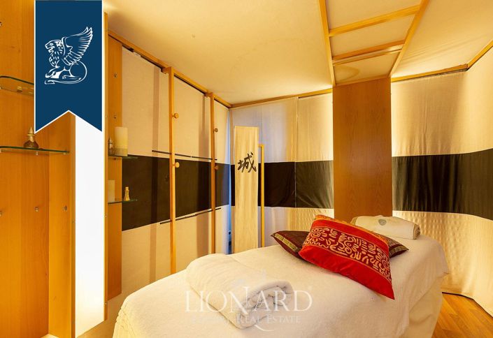 Image No.43-40 Bed Property for sale