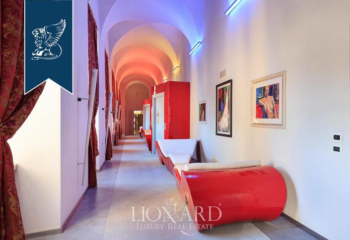 Image No.45-40 Bed Property for sale