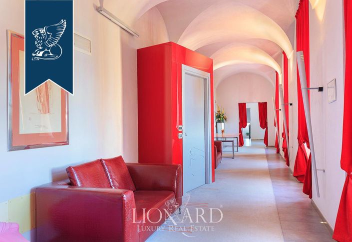 Image No.46-40 Bed Property for sale