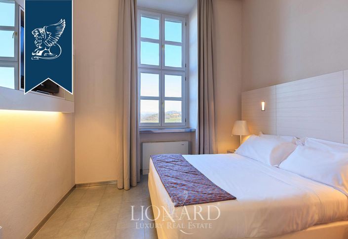 Image No.57-40 Bed Property for sale