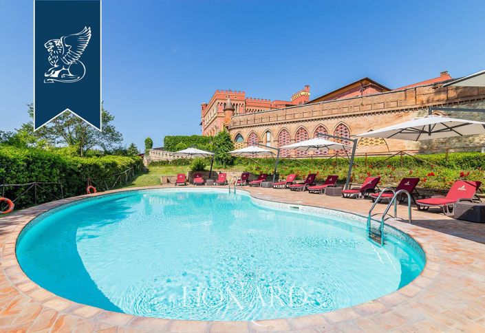 Image No.10-40 Bed Property for sale