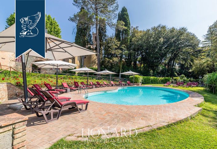 Image No.12-40 Bed Property for sale