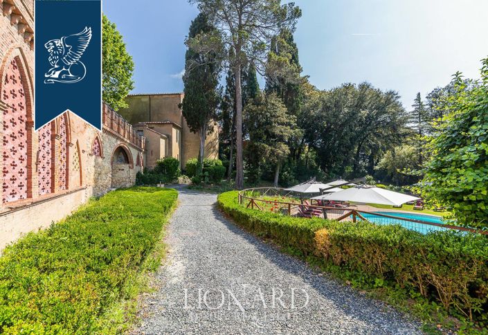 Image No.20-40 Bed Property for sale