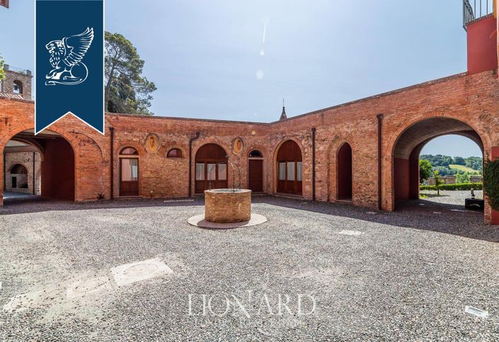 Image No.23-40 Bed Property for sale