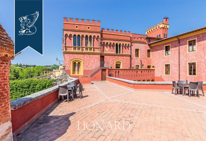 Image No.33-40 Bed Property for sale