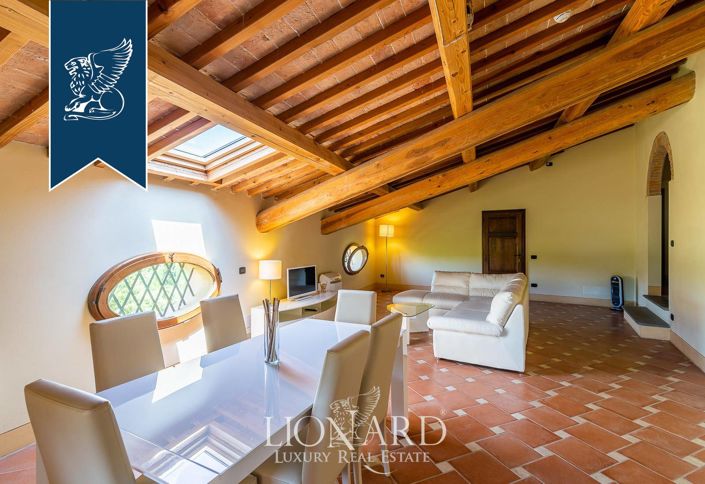 Image No.52-40 Bed Property for sale