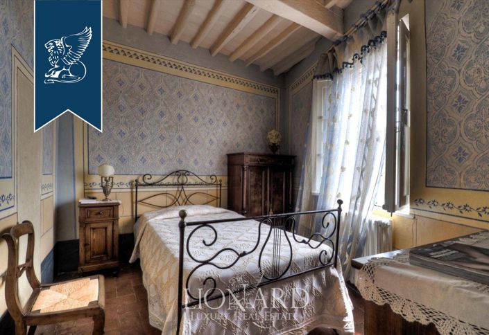 Image No.17-10 Bed Villa for sale