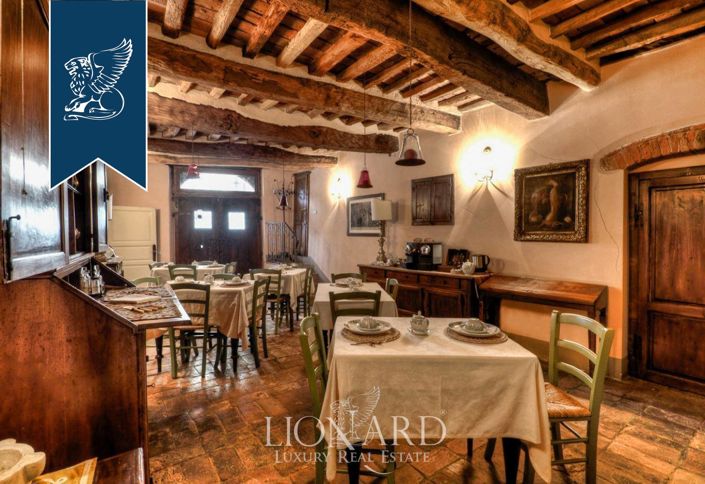 Image No.5-10 Bed Villa for sale