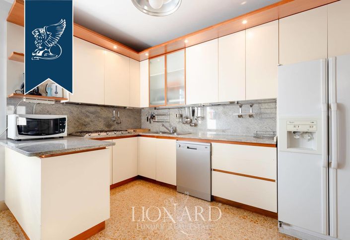 Image No.12-3 Bed Apartment for sale