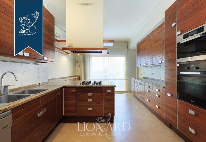 Image No.14-7 Bed Apartment for sale