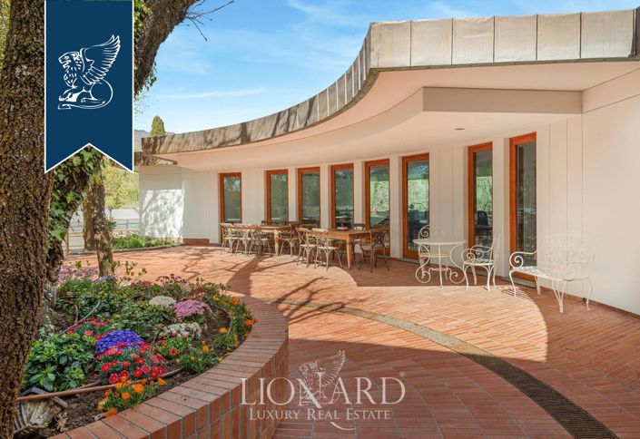 Image No.4-13 Bed Villa for sale