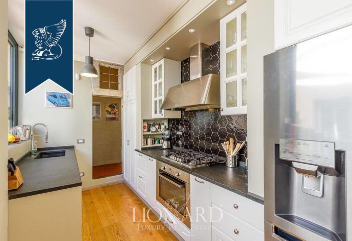 Image No.10-2 Bed Villa for sale