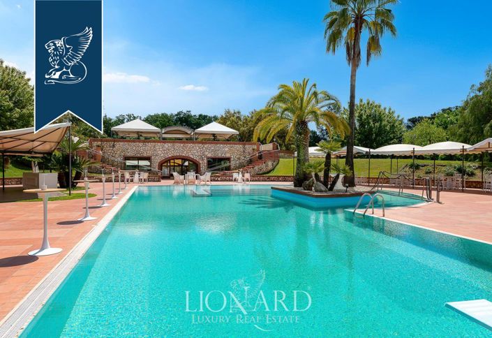 Image No.10-7 Bed Villa for sale