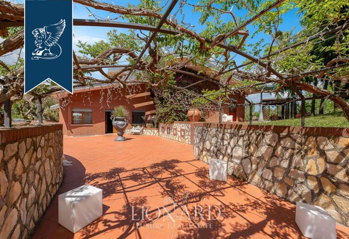 Image No.18-7 Bed Villa for sale