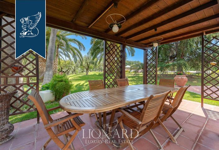 Image No.19-7 Bed Villa for sale